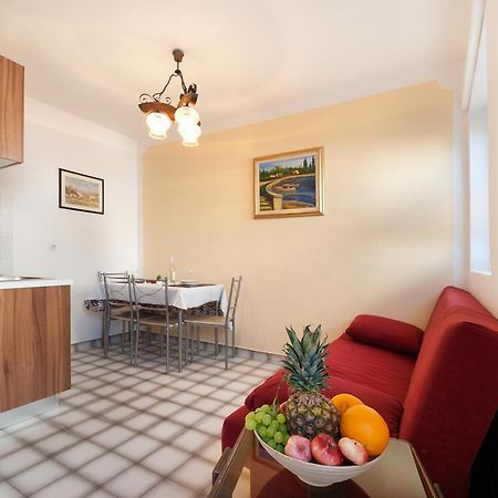 Weis Apartments Ровинь Номер фото