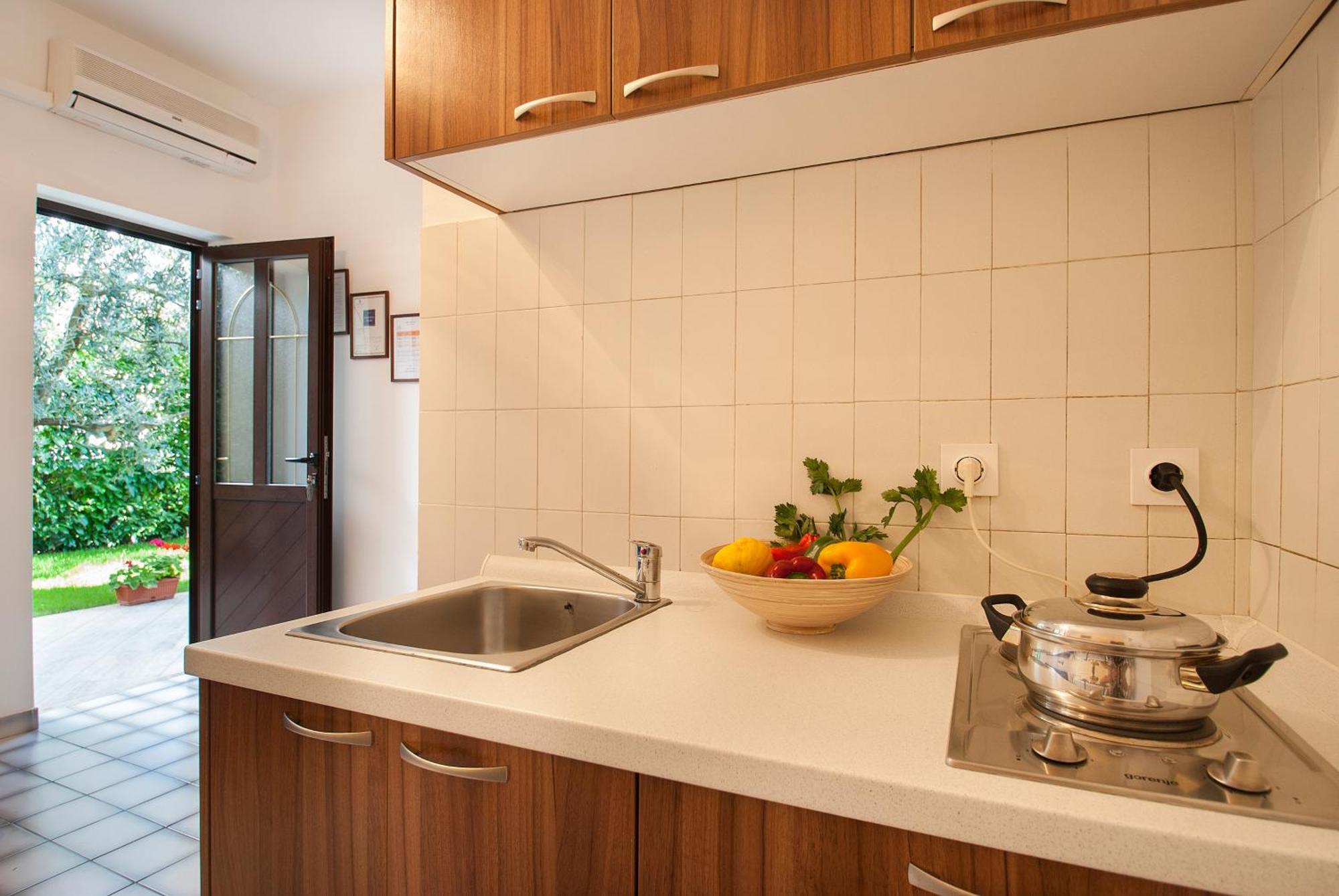 Weis Apartments Ровинь Номер фото