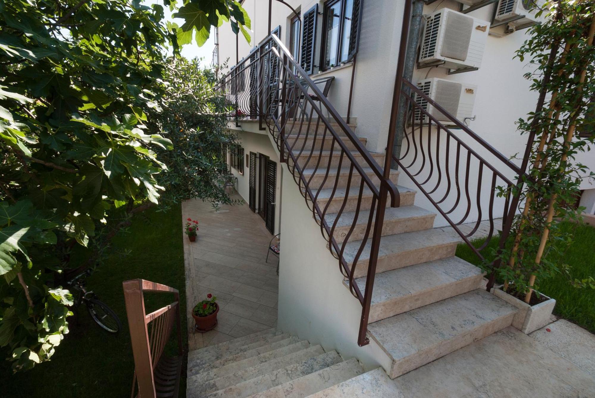 Weis Apartments Ровинь Номер фото